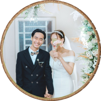 Wedding gifts for wedding couple candid photo on wood slice